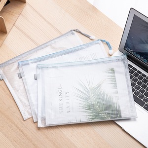 Deli 63450 A4 Bolsa transparente con cremallera de malla, organizador de oficina para almacenamiento de documentos de PVC, 330x235mm - Product Image 3