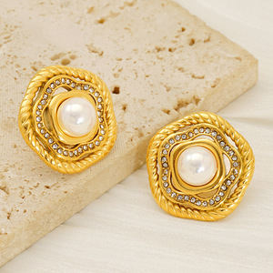 Zogxin Gold Stud Earrings With Pearl And Zircon Geometric Design For Women Everyday Wear - Product Image 4
