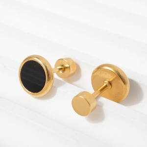 Aretes de Botón Modernos y Sencillos en Color Dorado, Acero Inoxidable de Primera Calidad, Venta al por Mayor - Product Image 5