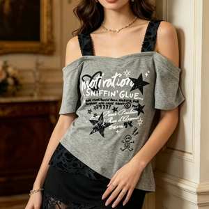 <span class=keywords><strong>T</strong></span>-<span class=keywords><strong>shirt</strong></span> <span class=keywords><strong>femme</strong></span> <span class=keywords><strong>imprimé</strong></span> <span class=keywords><strong>rock</strong></span> star à épaules dénudées avec bretelles en dentelle vieillies, haut streetwear Y2K en gros - Product Image 1