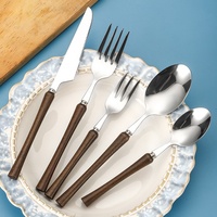 Ensemble de couverts en métal de style occidental, couteau, fourchette, cuillère, couteau à steak, cuillère à dîner, fourchette à dîner, cuillère à thé, manches en bois, style rétro, Noël
