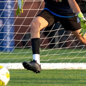 Protège-tibias de football pour jeunes et adultes, avec manchon de compression élastique antidérapant pour le mollet, pour la protection au basketball et au football - Product Image 4