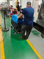 Nouvelle machine de nettoyage de sols autoportée à batterie, capacité de 50 L, batterie 24 V 200 Ah, moteur 550 W, lame de 510 mm