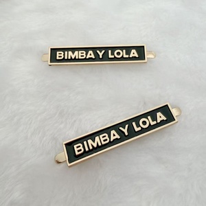 Étiquettes métalliques de haute qualité pour sacs à main et vêtements, logos de créateurs élégants - Product Image 2