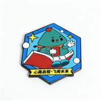 Aimants et badges personnalisés en alliage de zinc pour réfrigérateur, souvenirs personnalisés de lieux touristiques et de parcs à thème, badges et épingles en émail sur mesure