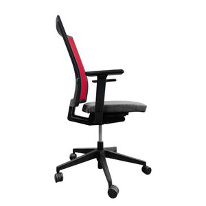 Sedia da ufficio girevole Bene 'B_RUN', schienale in rete rossa, rivestimento grigio - Product Image 1