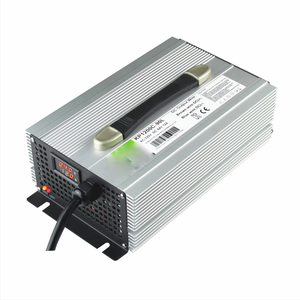 Cargador de Batería Inteligente de 29.2V 30A 8S con Carga Rápida, Múltiples Protecciones y Ventilador de Refrigeración para RV, Almacenamiento Solar y Uso Marino - Product Image 1