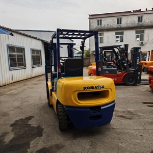 รถยกโฟล์คลิฟท์ Komatsu FD 30 ของแท้จากญี่ปุ่น ขนาด 3 ตัน ยกสูง 4.5 เมตร สภาพดี มือสอง เครื่องยนต์เบนซิน ประสิทธิภาพเยี่ยม - Product Image 4