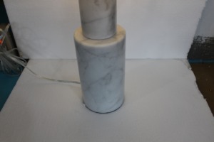 Yihao โคมไฟตั้งโต๊ะ <span class=keywords><strong>LED</strong></span> ลายหินอ่อนแบบทันสมัยสำหรับห้องนั่งเล่นห้องนอนไฟข้างเตียงทำจากทองเหลืองออกแบบได้เองบรรจุส่งตรงจากโรงงาน - Product Image 2