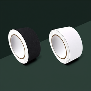Rubans adhésifs antidérapants noirs et blancs pour la protection des sols et la sécurité - Product Image 3