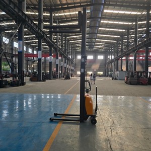 รถยกกึ่งไฟฟ้าแบบเดินตาม ขนาด 1.5 ตัน 2 ตัน ขายส่งจากโรงงาน รถยกแบบเดินตาม บรรทุกเองได้ รถยกแบบแมนนวล - Product Image 5