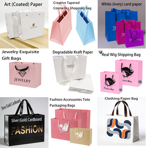 Sacs fourre-tout dorés de luxe écologiques faits à la main en gros, personnalisables avec poignée en ruban de papier cartonné doré et fourrure, pour chaussures et vêtements - Product Image 5