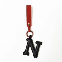Porte-clés en cuir uni personnalisé de haute qualité avec 26 lettres alphabet et breloque de sac en forme de lettre gonflée – Vente en gros