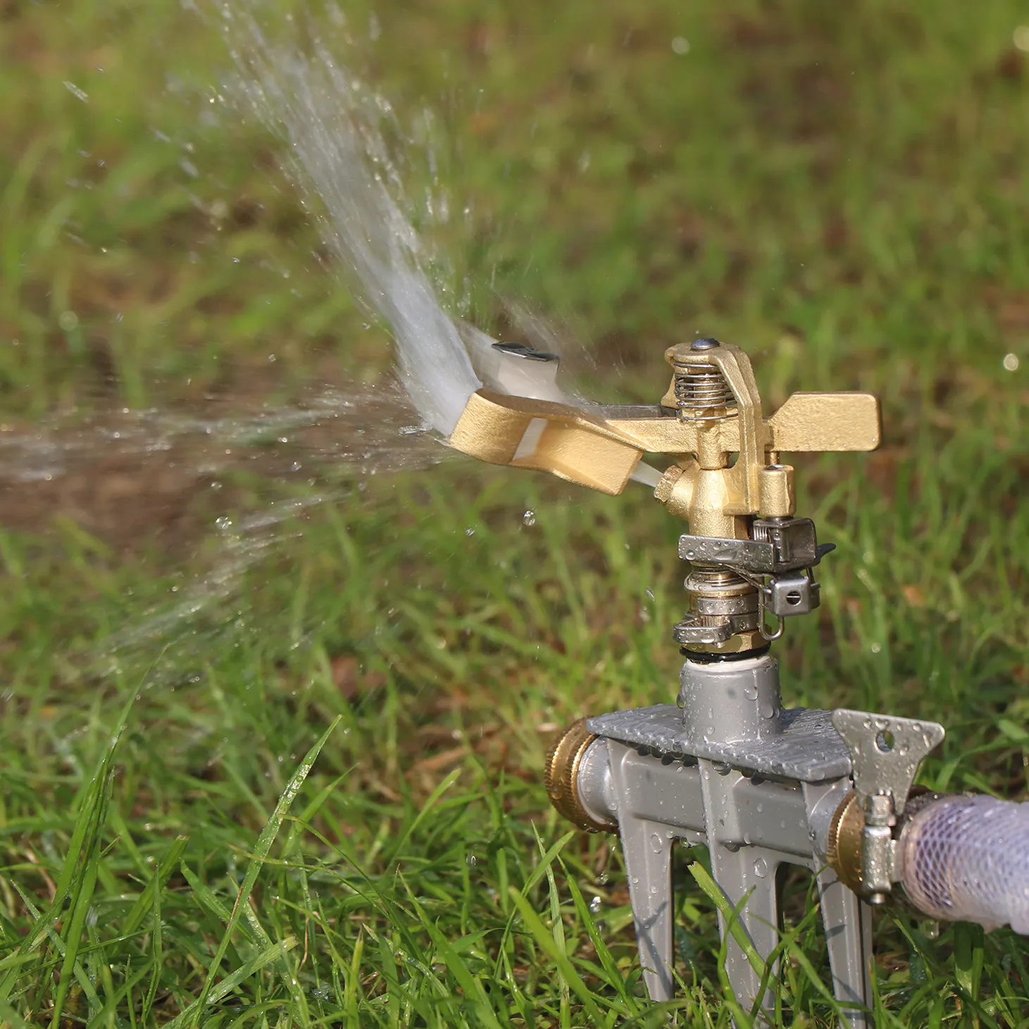 Irrigation 360 degree water-saving impact sprinkler with metal spike