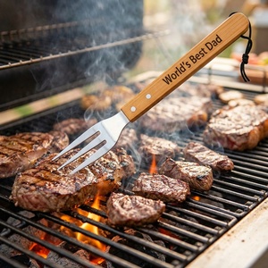 BQ-5419 Juego de 3 Utensilios para Parrilla de Acero Inoxidable con Grabado Láser Preciso y Mango de Madera, Venta al por Mayor Directa de Fábrica - Product Image 3