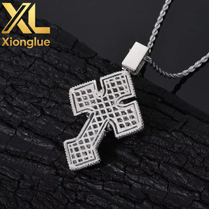 Collier Pendentif Créatif Fleur Bleue en Zircon Diamanté, Bijou Hip Hop Anti-ternissement avec Breloque Croix Tendance - Product Image 6