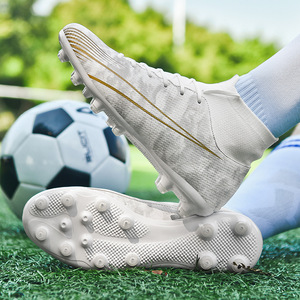 Chaussures de football montantes à crampons AG pour garçons, tige synthétique, doublure en mesh, semelle extérieure en caoutchouc, semelle intermédiaire en EVA, pour entraînement printanier et matchs - Product Image 2