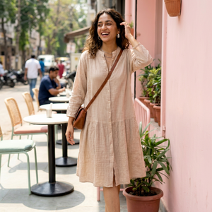 Robe midi décontractée en lin et coton avec col, manches trois quarts, ourlet évasé, détails boutonnés, couleur unie, coupe ample, pour l'été - Product Image 1