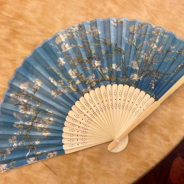 Customized Printing Decoration Bamboo Hand Fan Chinese Vintage Style Folding Fan Silk Handheld Fan