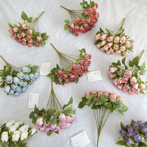 18 têtes de roses flocon de neige pour la décoration de mariages et d'événements de Noël, arrangement floral avec des roses élégantes - Product Image 2