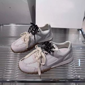 Baskets d'été pour femmes Qf 1 style basketball - Respirantes, légères, confortables, chaussures d'entraînement allemandes à taille ajustée - Product Image 1