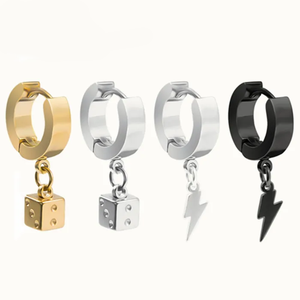 <span class=keywords><strong>Orecchini</strong></span> <span class=keywords><strong>da</strong></span> <span class=keywords><strong>uomo</strong></span> in acciaio inossidabile placcato oro nero a cerchio pendente con fulmini stile religioso elegante - Product Image 1