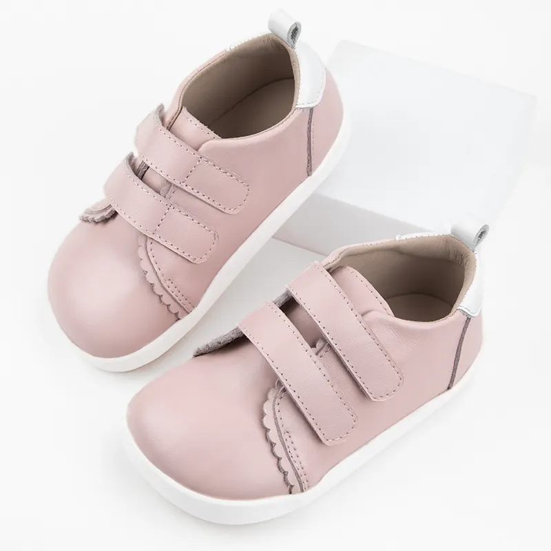 Babyhappy fabrika yeni tasarım Minimalist tek parça taban yalınayak ergonomik geniş ayak Fit rahat ayakkabılar çocuk Sneaker