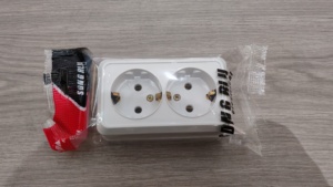 Presa a Muro Schuko Moderna Stile Europeo Premium, Certificata CE per Germania, Francia, Spagna, in Materiale ABS Bianco - Product Image 3