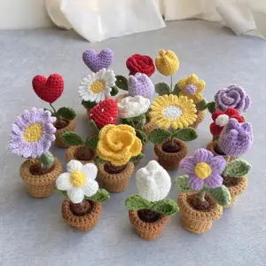 Mini Topf Strickblumen kleine Daisy Crochet hausgemachte Bürodekoration Auto-Dekoration schöne Sonnenblume Tulip Rose OPP-Tasche