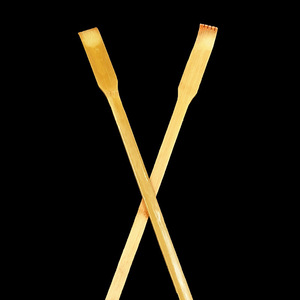 Bamboo <b>back</b> <b>scratcher</b>, a convenient <b>back</b> <b>scratcher</b> for seniors, with an extended handle, available at street stalls. - Product Image 4