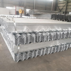 Thermisch Gegalvaniseerd W Beam Drie Dubbele Golf Verkeersveiligheid Vangrails Verkeersbarrières Voor Snelweg En Stadsstraat - Product Image 3