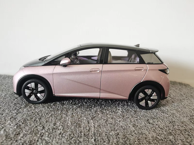 BYD Dolphin 1:18 Diecast Toy Car for Collection & Decor