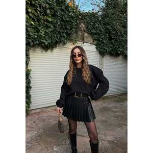 Sudadera Negra Básica Extra Grande para Mujer con Capucha, Sudaderas y Hoodies Extra Grandes Cómodos - Product Image 2