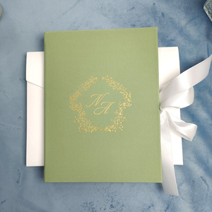 Invitations de mariage personnalisées en velours vert forêt pour impression - Cartes de félicitations haut de gamme pour mariages - Product Image 2