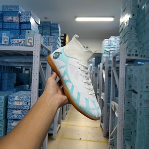 Scarpe da calcio alte da <span class=keywords><strong>uomo</strong></span> e da donna nuove punte corte autunnali scarpe da calcio basse per interni di grandi dimensioni a cinque lati per adulti - Product Image 1