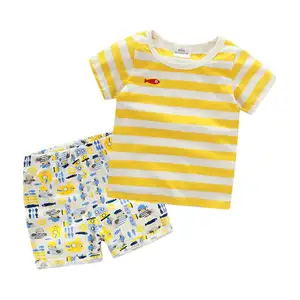 Il distributore di nuovi prodotti voleva vestiti per bambini bei ragazzi si adatta ai set di magliette dal mercato cinese
