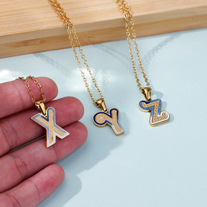 Gioielli da donna collana con ciondoli alfabeto 26 lettere a tema in acciaio inossidabile a tema di serpente anno - Product Image 1