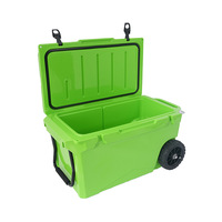 Glacière à roulettes moderne 65L, personnalisable, robuste et isolée, pour le stockage alimentaire portable en extérieur, le camping et la pêche