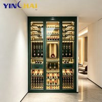 Armoire à vin à température constante en acier inoxydable vert foncé sur mesure avec éclairage LED, porte-bouteilles en bois massif pour la maison, la villa, l'hôtel, le bar