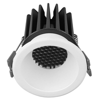 Plafonnier encastré LED COB à découpe profonde avec verre de sécurité et grille alvéolée en option, faisceau multi-directionnel, intensité variable