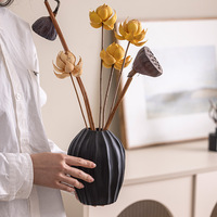 Vase de table en céramique, nouveau style chinois, minimaliste, haut de gamme, noir, style rétro, pot hydroponique pour fleurs, pot uni, haut