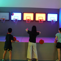 Ensemble complet de jeu de basket interactif avec paniers multiples et système de notation par capteur LED pour arène de jeu interactive intérieure