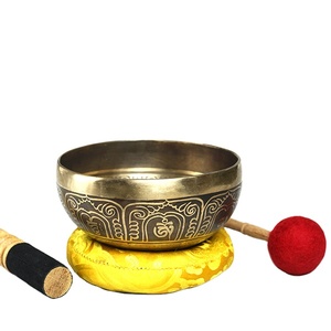 Juego de cuencos de bronce de 7 Chakras de la mejor calidad de Nepal para meditación de sonido y curación Metal tallado a mano con técnica grabada - Product Image 1