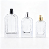 Flacon de parfum rectangulaire en verre de luxe unique de 100 ml avec vaporisateur à fine brume, flacon de parfum en verre transparent de 100 ml à sertir