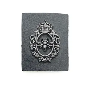 Wholesale good price little metal logo crown bee black leather patch labels