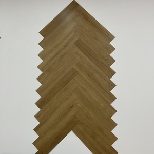 Suelo Flotante de SPC Tipo Espiga, Resistente al Desgaste, Antideslizante, con Sistema de Clic Rápido, Ideal para Desarrollo Inmobiliario - Product Image 1