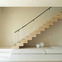 Escalier flottant moderne à marches ouvertes avec marches en bois, escalier cantilever sur mesure pour l'intérieur