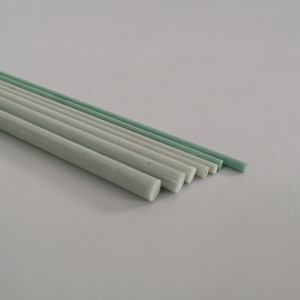 Tiges rondes en fibre de verre de différentes tailles. Utilisé comme clôture pour protéger le bétail. - Product Image 1