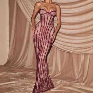 OUDINA Boutique Nuovo Abito Lungo Formale Senza Spalline con Righe Verticali e Inserti in Pizzo, Elegante Vestito <span class=keywords><strong>da</strong></span> Festa per Donne - Product Image 2