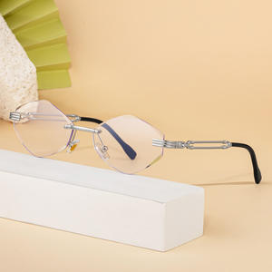 Gafas de Sol Personalizadas con Marco Poligonal sin Montura para Mujer, Lentes de PC con Protección UV400, Estilo Instagram - Product Image 3